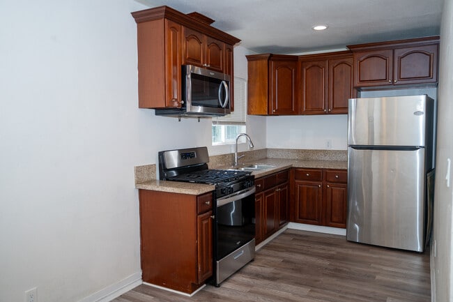 Photo - 5859 Wall St Unidad 2