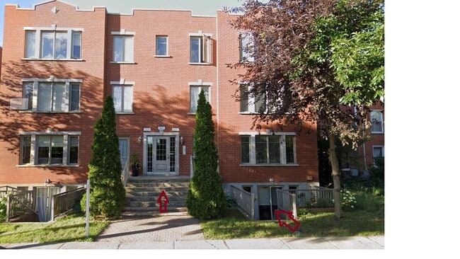 Building Photo - 1828 Av Woodland Unit 1828