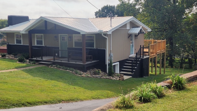 Photo - 1704 S Forest Dr