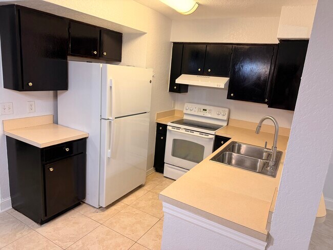 Photo - 3904 Brigadoon Cir