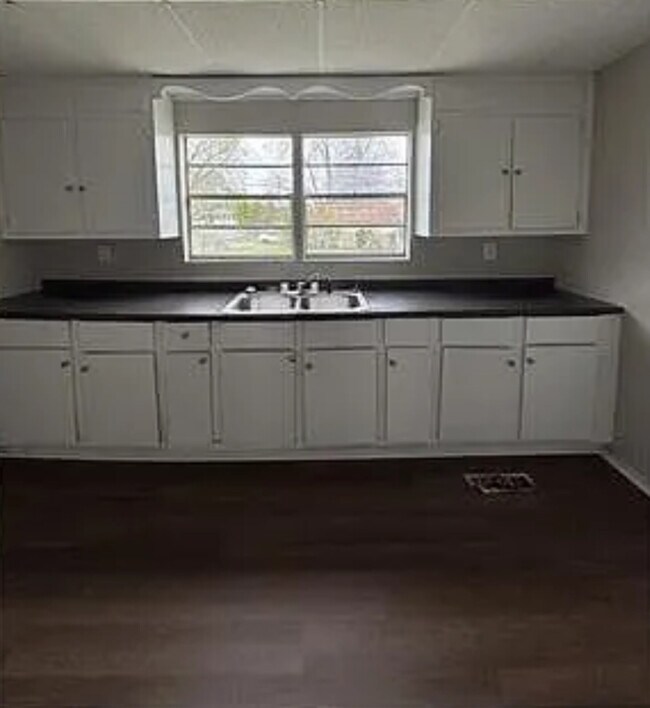 Photo - 2822 Avenue G