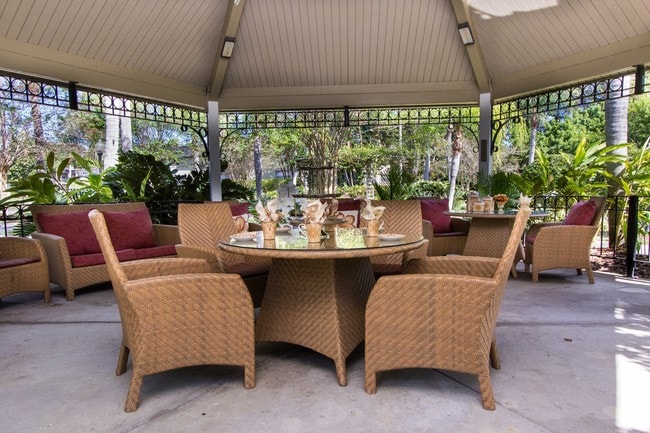 Photo - Imperial Palms Apartments