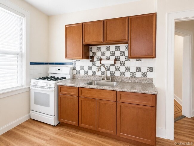 Building Photo - 64-42 Catalpa Ave Unit 1 FL