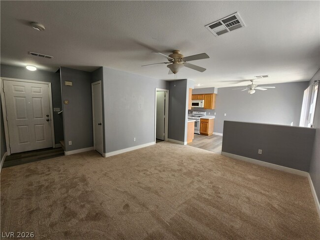 Photo - 776 Spotted Eagle St