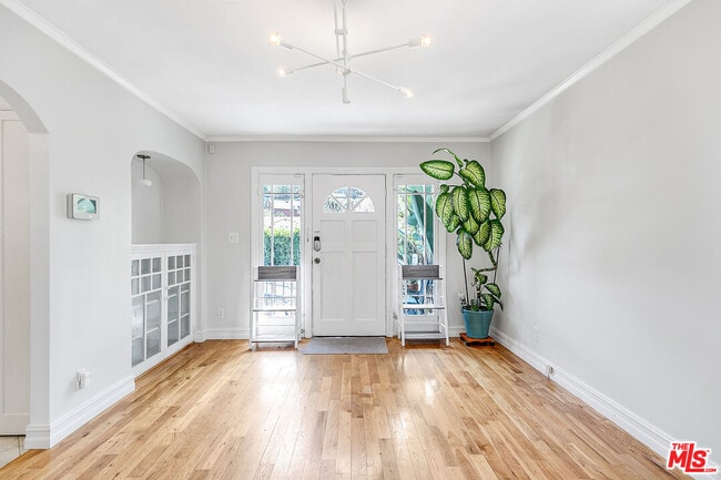 Photo - 1725 Morton Ave