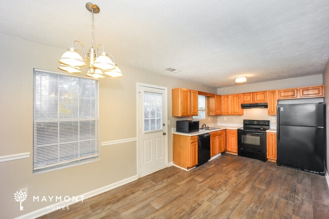 Photo - 216 Inverness Trce