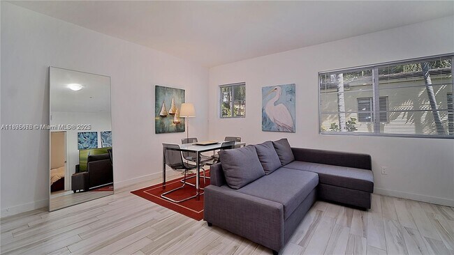Photo - 1560 Meridian Ave Unidad 202