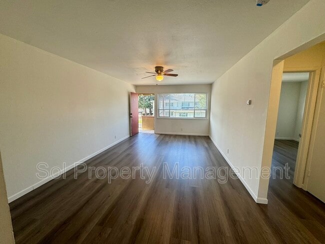 Photo - 1053 W Hamilton Ave