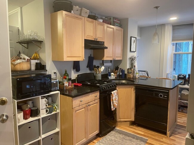 Photo - 218 Hanover St Unit 4