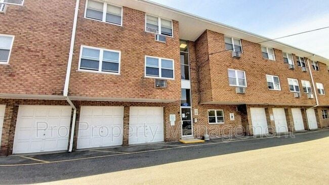 Building Photo - 1 Walter Ave Rental
