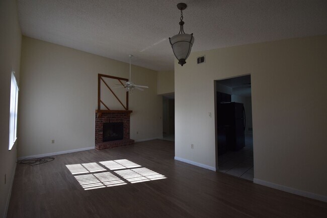 Photo - 1039 Branchwood Dr