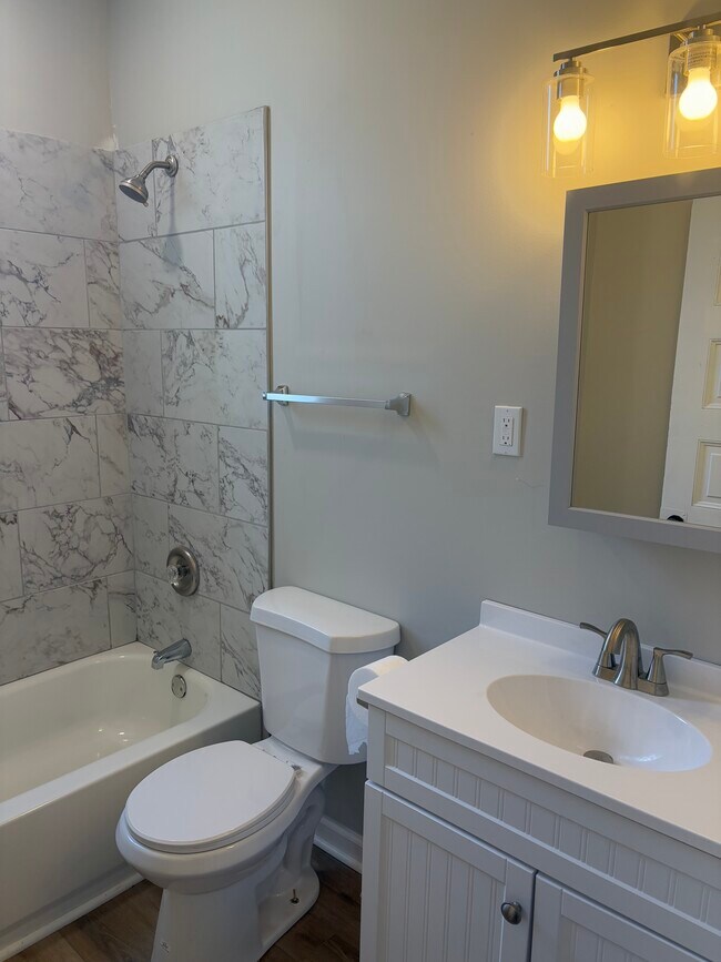 4273 Connecticut St Unidad 2F