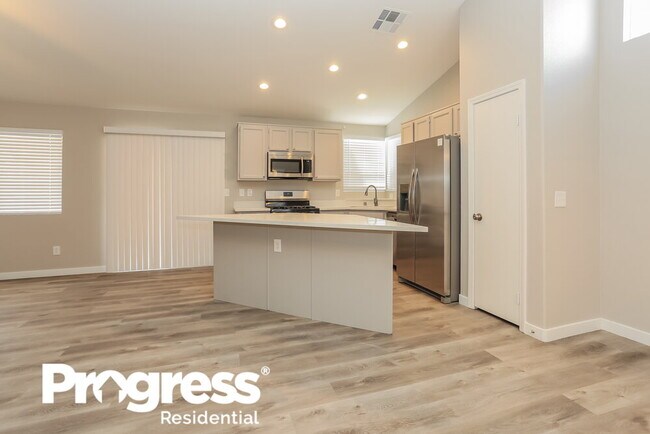 Photo - 2801 Lava Rock Ave