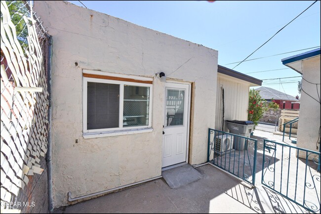 Photo - 1212 N Laurel St Unit B