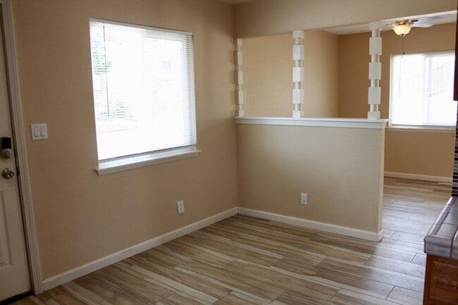 593 Venus Ave Unidad A