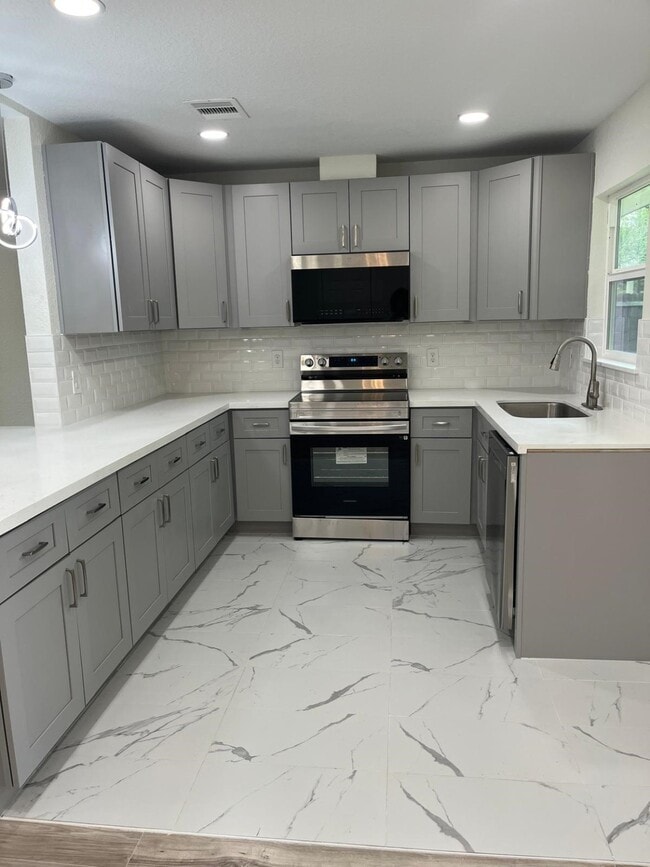 Photo - 1310 Canterview Dr