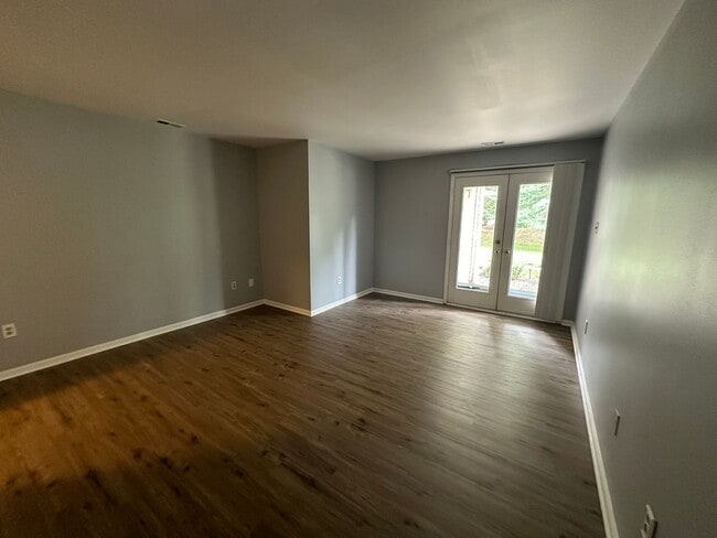 Photo - Crestwood 2 bed 1 bath Condo Available Now