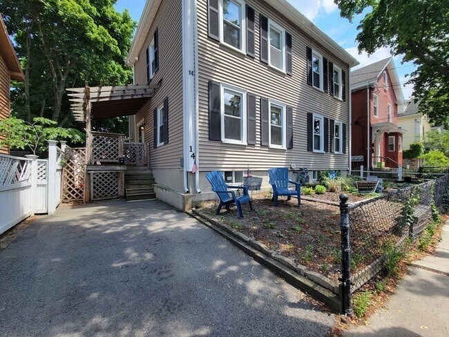 Building Photo - 14 Jay St Rental