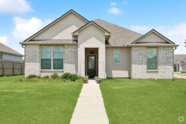 Building Photo - Beautiful Slidell home!