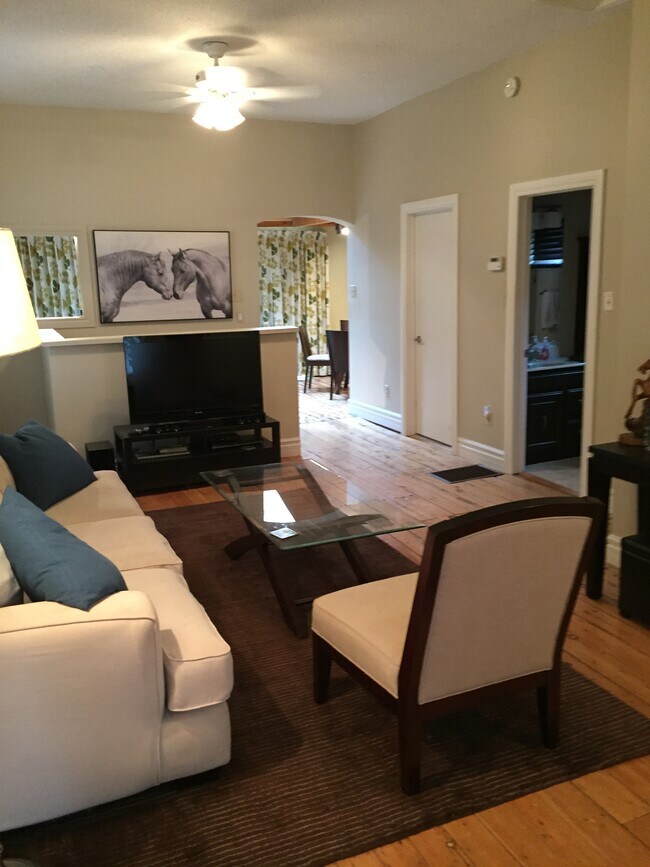 Living Room - 223 London St