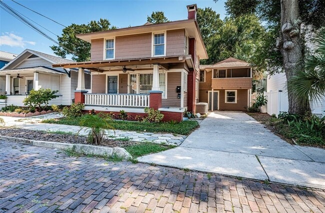 Photo - 620 Earle Ave N