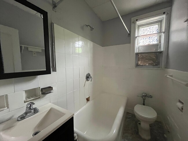 Photo - 165 Hutton St Unit 9