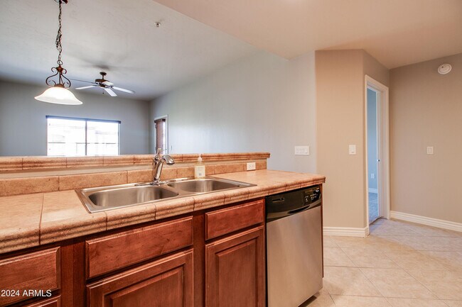 Photo - 5450 E Deer Valley Dr Unidad 4004