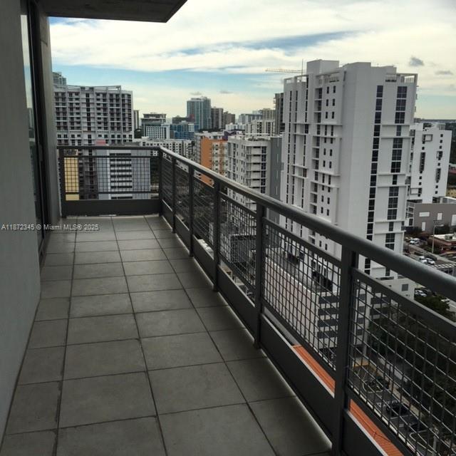 Building Photo - 690 SW 1st Ct Unit 2126 Rental