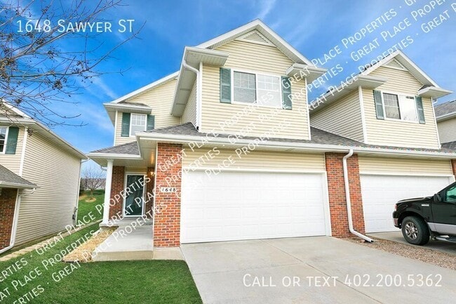 Building Photo - 1648 Sawyer St