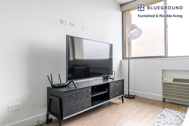 Photo - 2625 N Clark St Unidad FL9-ID1375