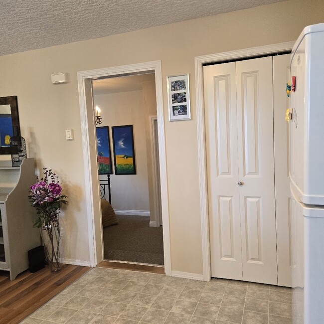 1206 Knockan Close