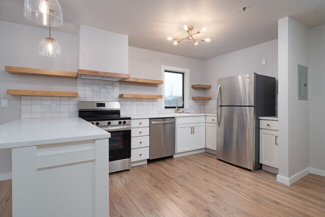 Photo - Modern Waterfront Living at The McCormick Pier! Call TODAY to schedule a tour! 503-664-4101