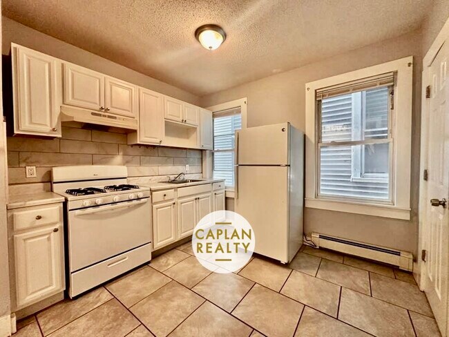 Photo - 535 East St Unit 1