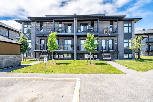 Building Photo - 11 de Francfort Street Unit 6