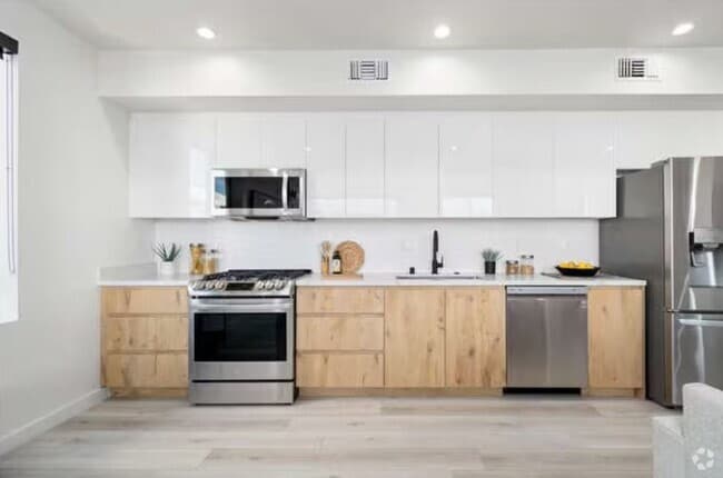 Building Photo - 1722 84th St Unit 103 Rental