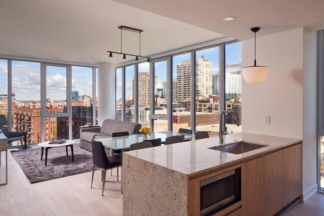 Photo - 360 W Illinois St Unidad ID407374P