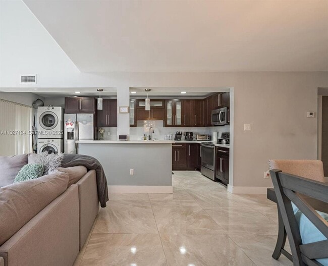 Photo - 550 NW 210th St Unit 102-29