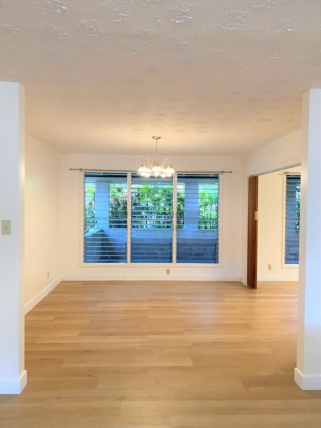 Photo - 2702 E Manoa Rd