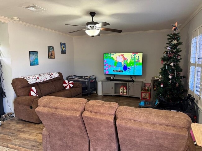 Building Photo - 1327 Canterbury Blvd