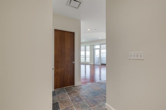 Photo - 5900 Mosteller Dr Unit 73