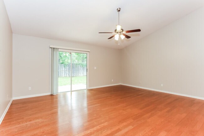 Photo - 14090 Crestwick Dr W