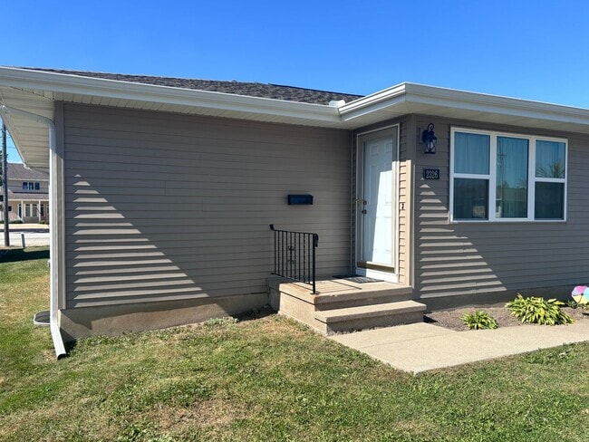 Photo - Cute side by side duplex Unit 2326