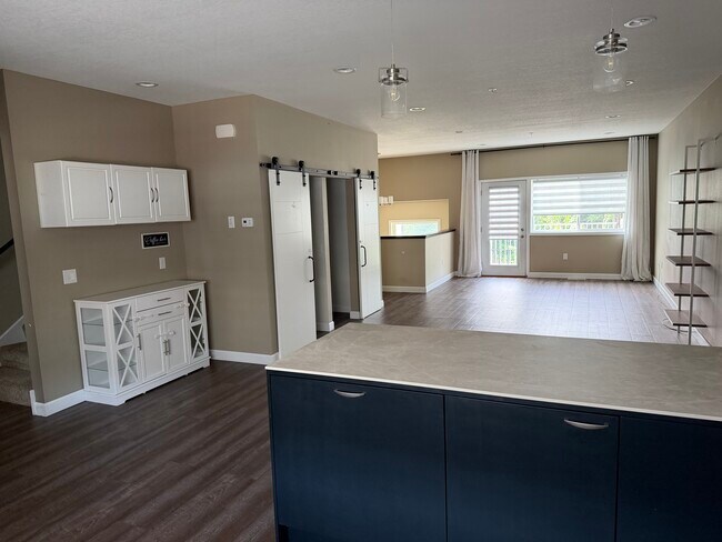 3037 Bluestem Trl