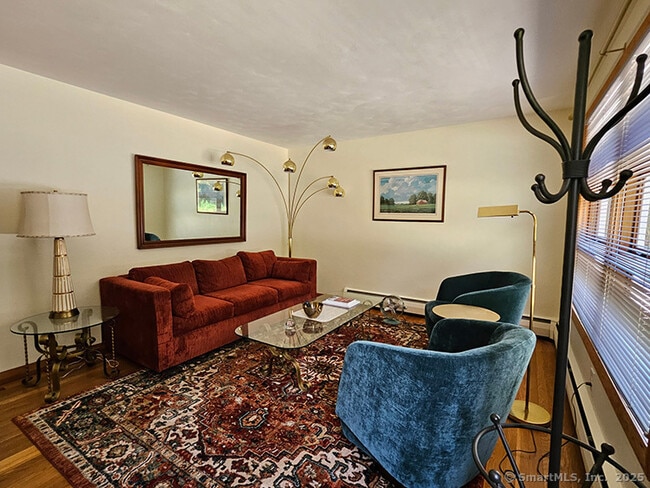 Photo - 839 Litchfield St