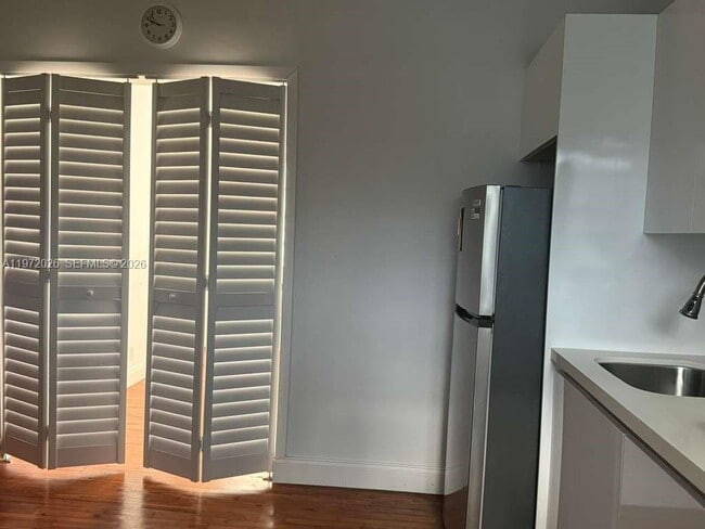 Photo - 1925 Washington Ave Unit 6