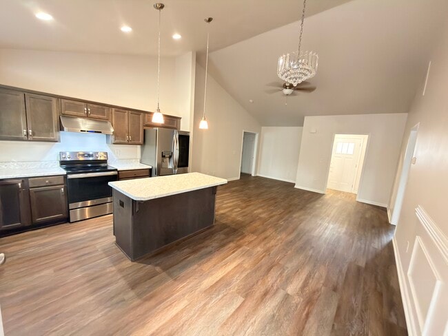 Photo - 106 Cloverdale Ln