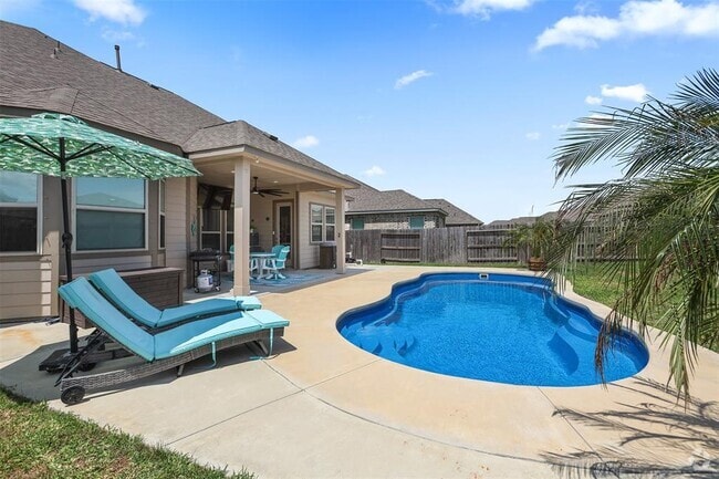 Building Photo - 2510 Ocean Key Dr Rental