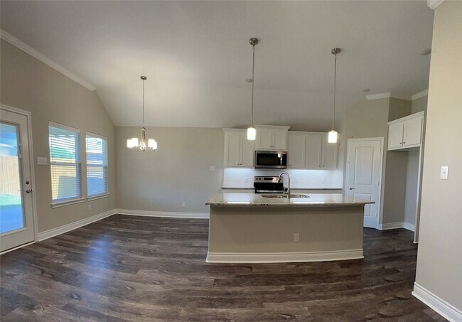 Photo - 704 Tippit Ln