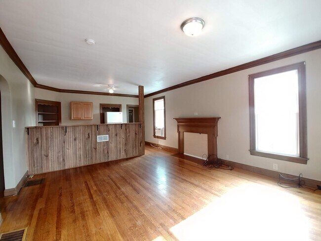 Photo - 311 E 10th St Unit 1