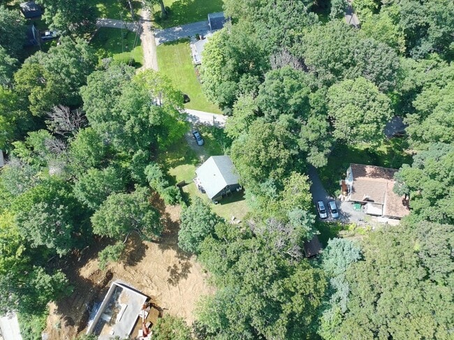 55 Circle Dr